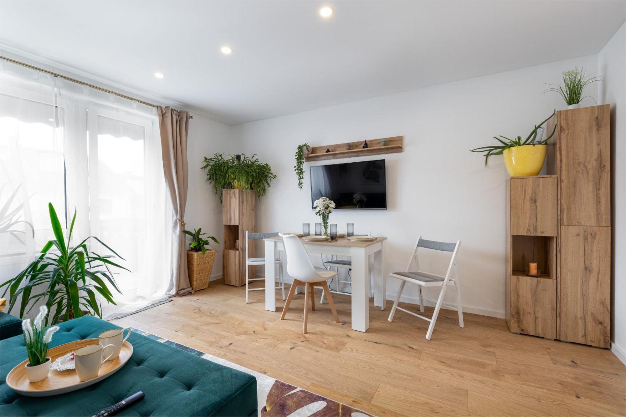 Schoenes, Modernes Apartment Mit Zwei Schlafzimmern - Zentral Mit Balkon Fuer 6 Personen Montabaur Eksteriør billede